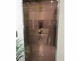 玫瑰金鏡面蝕刻廳門(mén)