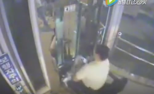 電動車“坐”電梯