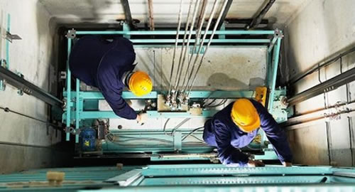 電梯井道內(nèi)維護