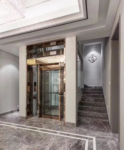 樓梯間電梯