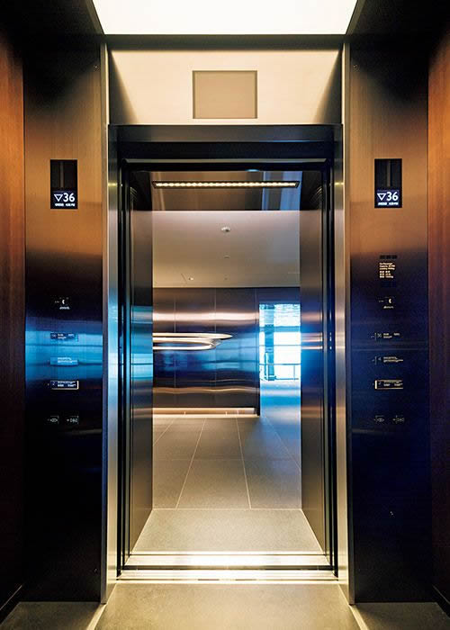 電梯轎廂