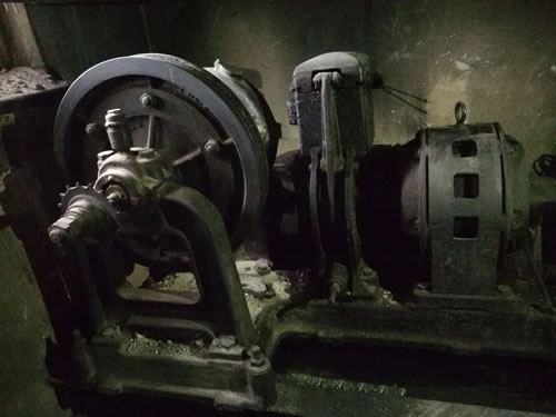 古董電梯主機(jī)