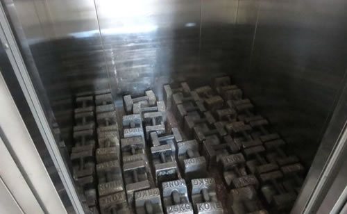 用砝碼做電梯制動試驗