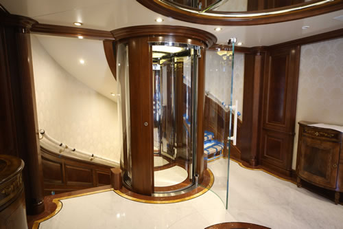 平開門圓形電梯